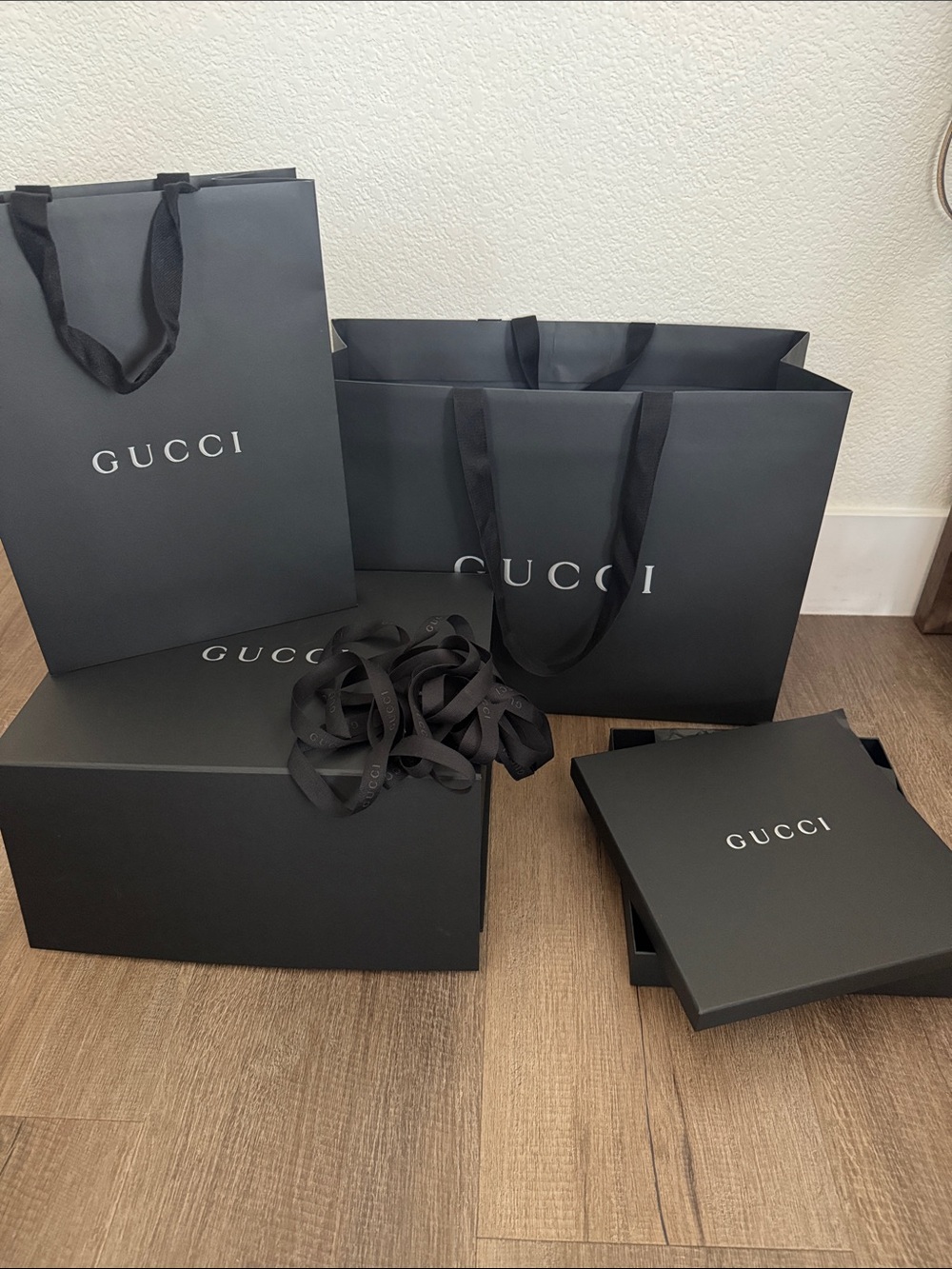 Authentic GUCCI shopping bag and boxes